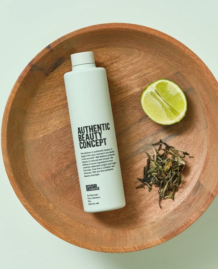 Champú Amplify de Authentic Beauty Concept con té verde y lima, para cabello fino — Mara Pérez Studio